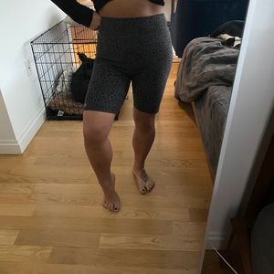 Alo biker shorts leopard